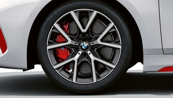 18" M könnyűfém keréktárcsák, Y-küllős 553 M, kétszínű, nagy sebességindexű gumiabroncsokkal BMW 128ti, F40, 18" M könnyűfém keréktárcsák, Y-küllős 553 M, kétszínű, nagy sebességindexű gumiabroncsokkal