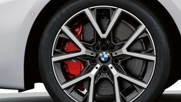 M Sport fékrendszer, magasfényű vörös BMW 128ti, F40, M Sport fékrendszer, magasfényű vörös