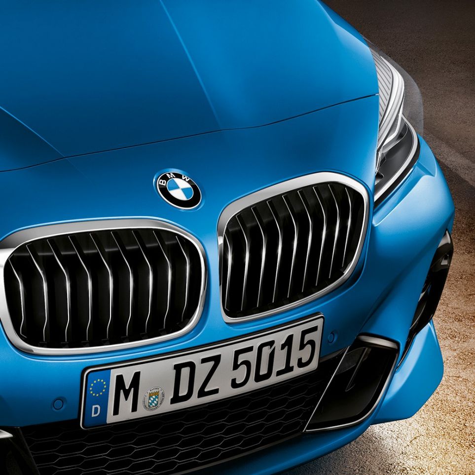 Dupla vese, BMW 2 Gran Tourer Dupla vese, BMW 2 Gran Tourer, F46, Facelift 2018, Misano kék metál, az orr közelről