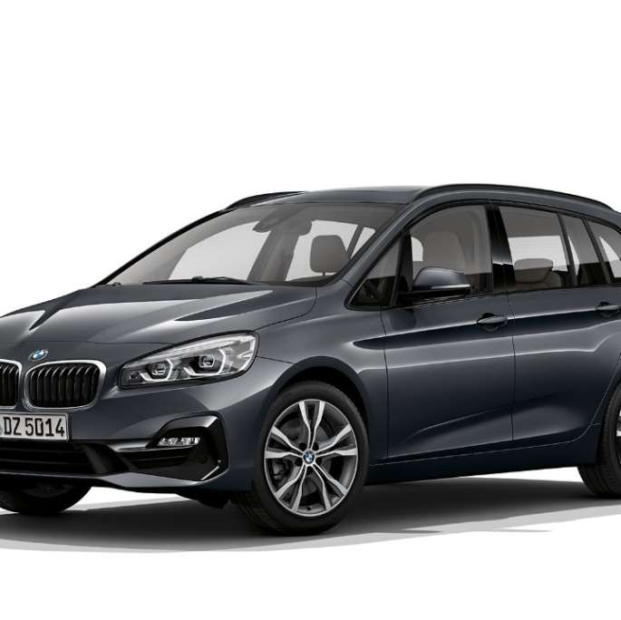 Rézsútos elölnézet, BMW 2 Gran Tourer, Sport Line modell BMW 2 Gran Tourer, 220d, F46, 2018, Mineral szürke metál, rézsútos elölnézet
