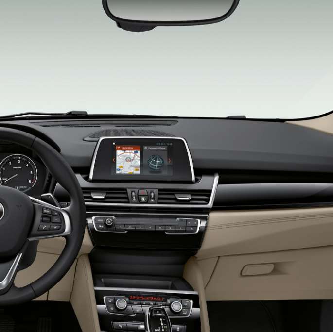 Műszerfal, BMW 2 Gran Tourer, Sport Line modell Műszerfal, BMW 2 Gran Tourer, 220d, Sport Line modell, F46, 2018, belső tér