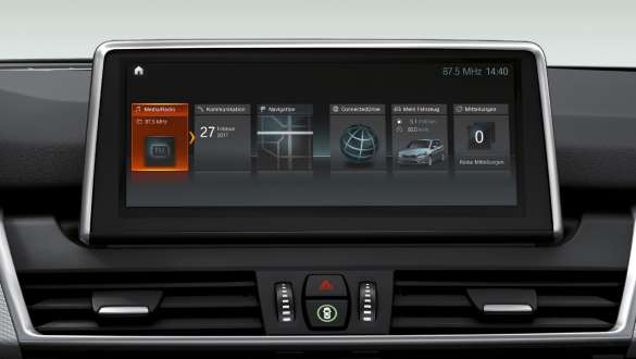 Touch interfész, BMW 2 Gran Tourer Touch interfész, központi kijelző, BMW 2 Gran Tourer, F46, 2018, belső tér
