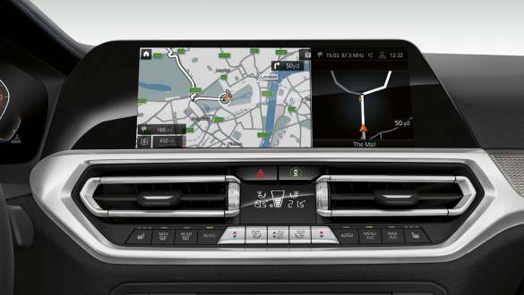 BMW 3-as Limousine, BMW Live Cockpit Professional. A BMW 3-as Limousine műszerfala közelről, BMW Live Cockpit Professional rendszerrel.