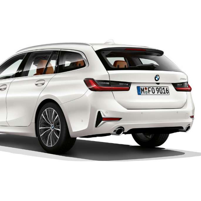 Luxury Line modell, háromnegyedes hátulnézet BMW 3-as Touring, a Luxury Line modell háromnegyedes hátulnézetből