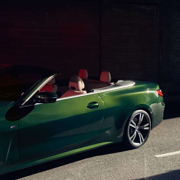 Oldalnézet, BMW 4 Cabrio, G23, 2020 BMW 4 Cabrio, G23, 2020, Sanremo zöld metál, oldalnézet, belső tér