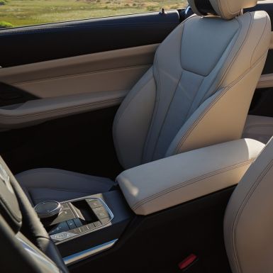 Középkonzol és ülések, BMW 4 Cabrio, G23 BMW 4 Cabrio, G23, 2020, Sanremo zöld metál, belső tér, középkonzol és ülések