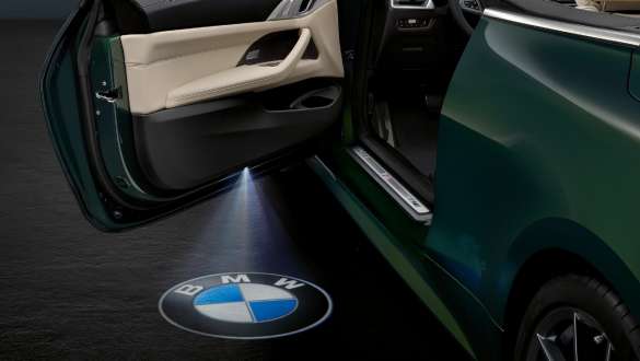BMW LED-es ajtóprojektorok, BMW 4 Cabrio, G23 BMW LED-es ajtóprojektorok, BMW 4 Cabrio, G23, 2020, belső tér, eredeti BMW tartozékok