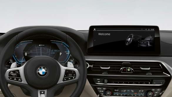 BMW Live Cockpit Professional, BMW 5 Limousine, G30, belső tér BMW Live Cockpit Professional, BMW 5 Limousine, G30, Facelift 2020, belső tér, műszerfal
