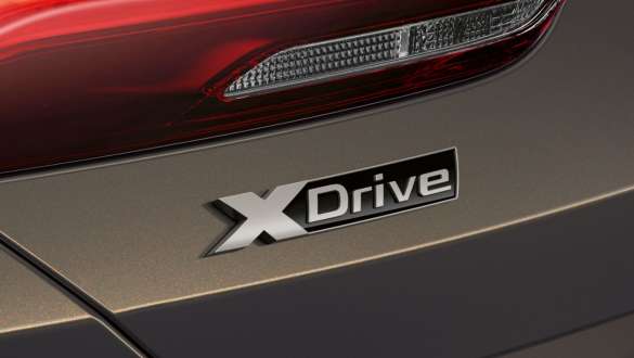 BMW M850i xDrive, Dravit szürke metál, xDrive logó. BMW M850i xDrive, Dravit szürke metál, xDrive logó.