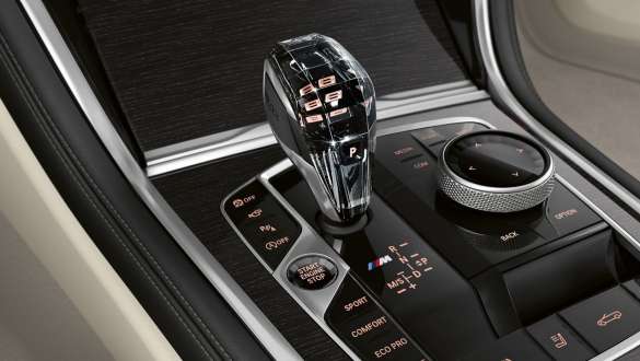 BMW M850i xDrive, Dravit szürke metál, Driving Experience kapcsoló. BMW M850i xDrive, Dravit szürke metál, Driving Experience kapcsoló.