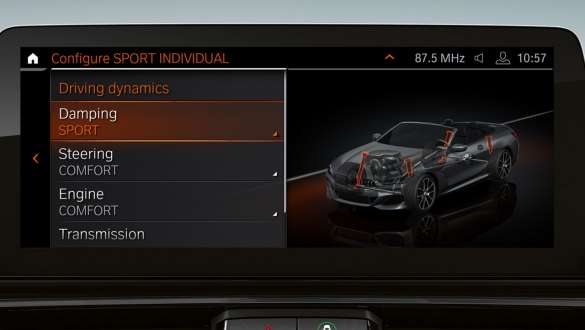 Adaptív M futómű, BMW 8 Cabrio, G14 LCI, Facelift 2022 Adaptív M futómű, BMW 8 Cabrio, G14 LCI, Facelift 2022, a központi kijelző közelről