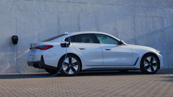 BMW i4 eDrive40, G26, 2021, otthoni töltés BMW i4 eDrive40, G26, 2021, otthoni töltés