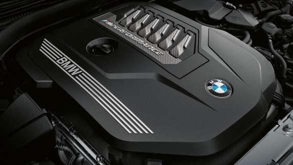 BMW M TwinPower Turbo soros 6 hengeres benzinmotor, BMW M240i xDrive Coupé, G42, 2021 BMW M240i xDrive Coupé, G42, 2021, BMW M TwinPower Turbo soros 6 hengeres benzinmotor, közelről