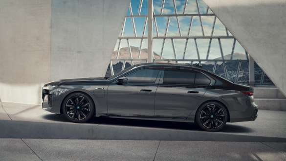 Parkolóasszisztens Professional, BMW M760e xDrive Limousine, G70 Parkolóasszisztens Professional, BMW M760e xDrive Limousine, G70