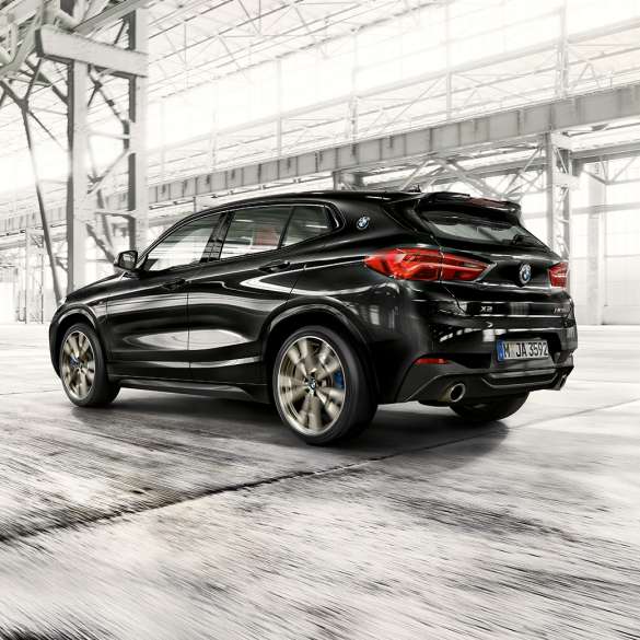 Menetdinamikai tulajdonságok, BMW X2 M35i Dinamizmus, BMW X2, M35i, Zafírfekete metál, F39, 2018, rézsútos hátulnézet
