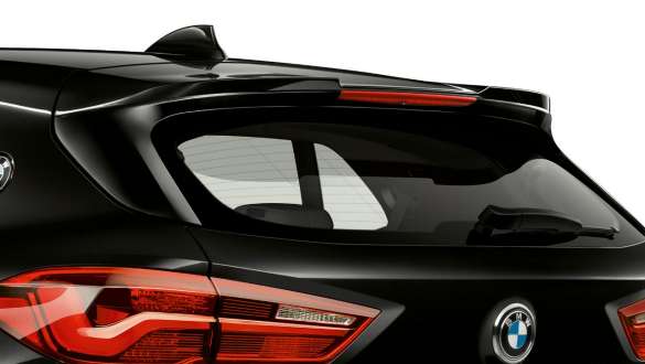 M hátsó légterelő, BMW X2 M35i M hátsó légterelő, BMW X2 M35i, Zafírfekete metál, F39, a far közelről