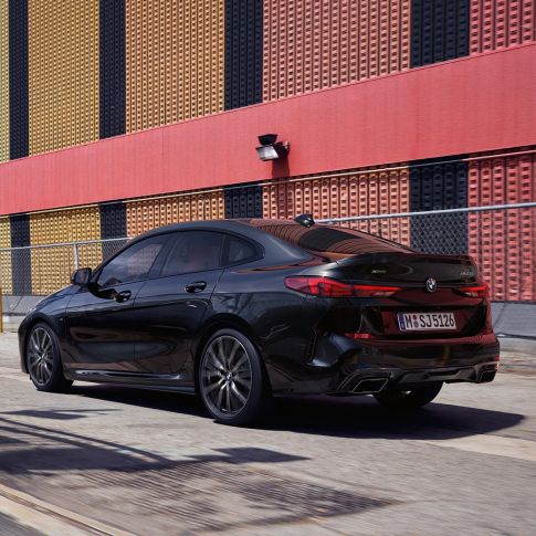 Kupévonal, BMW M235i xDrive Gran Coupé Kupévonal, BMW M235i xDrive Gran Coupé, 2020, Zafírfekete metálfényezés, F44, rézsútos oldalnézet