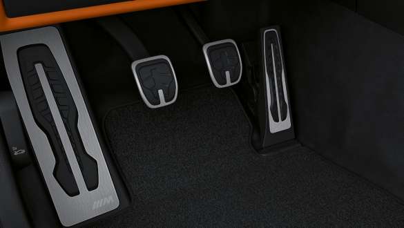 Integrált M-specifikus fékrendszer, BMW M3 Limousine, G80, 2020 BMW M3 Limousine, G80, 2020, Integrált M-specifikus fékrendszer, pedálok, vezetőhely