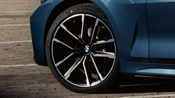 18'' M könnyűfém keréktárcsák, 848 M, BMW M440i xDrive Coupé, G22, 2020 BMW M440i xDrive Coupé, G22, 2020, 18" M könnyűfém keréktárcsa, 848 M, a kerék közelről