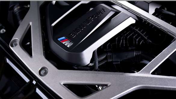 M TwinPower Turbo soros 6 hengeres benzinmotor, BMW M4 CSL, G82 BMW M4 CSL, G82, BMW Individual Frozen Brooklyn szürke metál, rézsútos elölnézet, a motor közelről