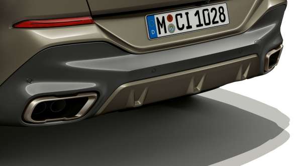 BMW X6 M50i, far, M Sport kipufogórendszer, G06 BMW X6 M50i, far, M Sport kipufogórendszer, G06, 2018, SUV