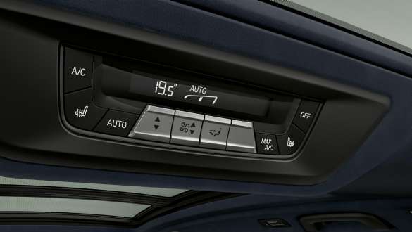 Egy BMW X7 M 5 zónás automatikus klímaberendezése BMW X7 M, belső tér, az 5 zónás automatikus klímaberendezés közelről, G07