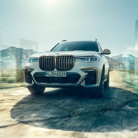 BMW X7 M50d, elölnézet Kristály fehér BMW X7 M50d, elölnézet, G07, 2019