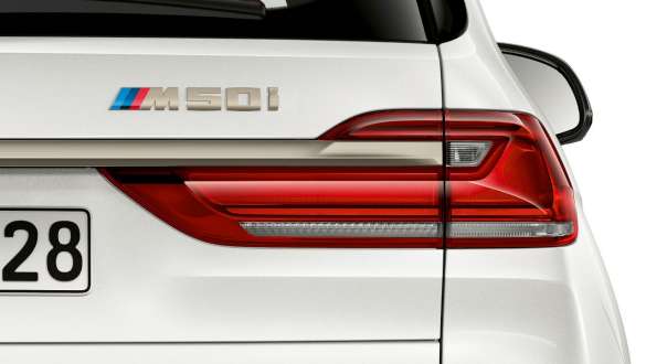 BMW X7 M50i, G07, 2019, hátsó típusfelirat BMW X7 M50i, G07, 2019, hátsó típusfelirat