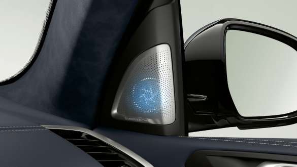 BMW X7 M modellek harman/kardon HiFi hangsugárzó rendszerrel, G07, 2019 BMW X7 M modellek harman/kardon HiFi hangsugárzó rendszerrel, G07, 2019, a hangszóró közelről