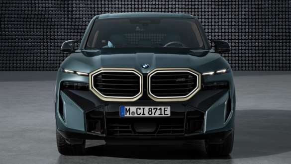 BMW XM, G09, elölről készült totálkép BMW XM, G09, külső, elölről készült totálkép