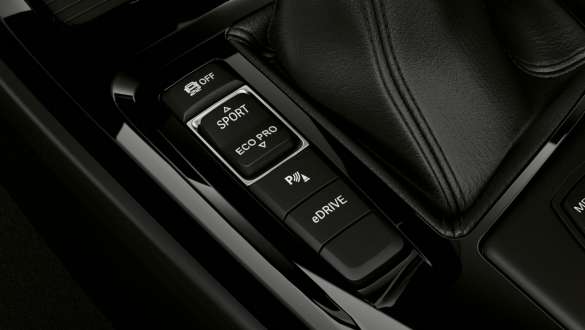 eDrive módok, BMW X1 xDrive25e, F48 eDrive módok, BMW X1 xDrive25e, F48, 2019, az eDrive kapcsoló közelről, belső tér