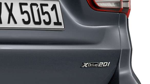 BMW X1, F48, BMW xDrive logó BMW X1, F48 LCI, a hátsó BMW xDrive logó közelről