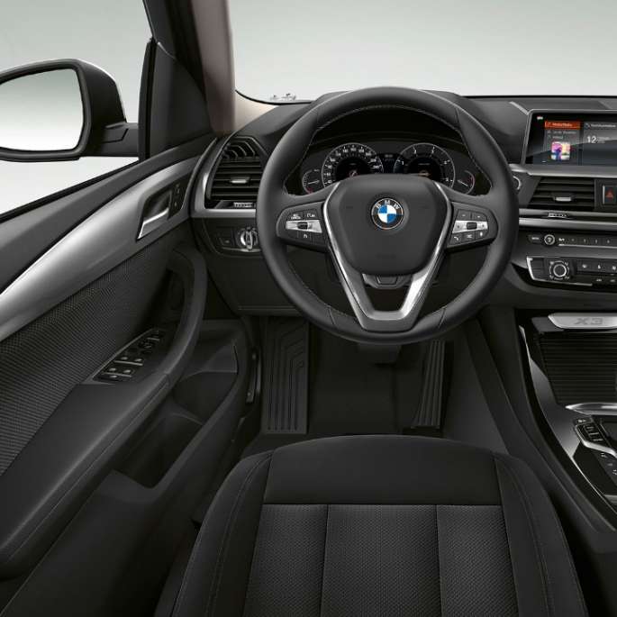 BMW X3, alapmodell, belső tér BMW X3, alapmodell, belső tér