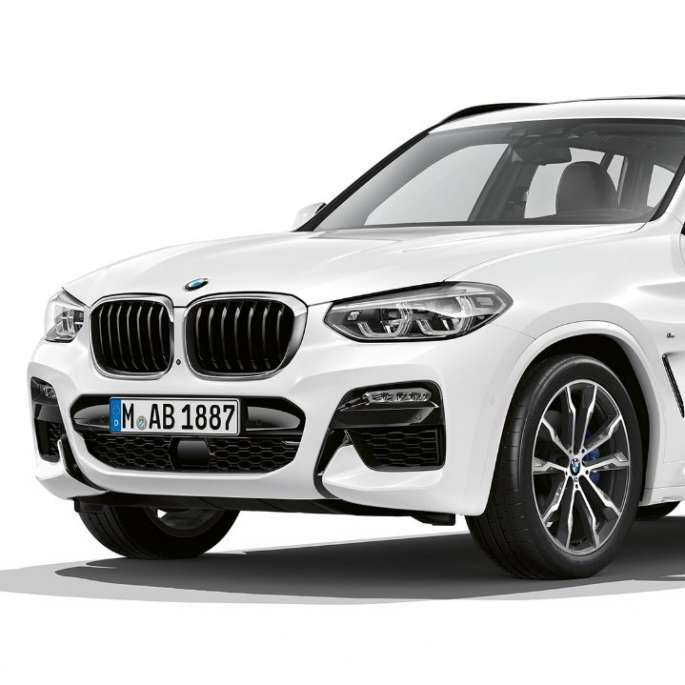 BMW X3 M40i, M Sport modell, háromnegyedes elölnézet BMW X3 M40i, M Sport modell, háromnegyedes elölnézet