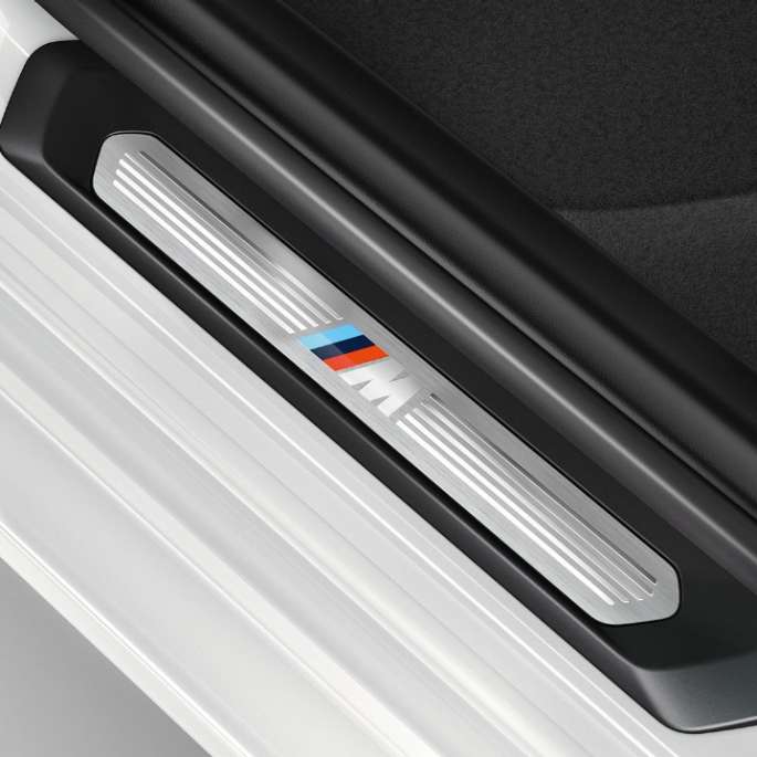 BMW X3 M40i, M Sport modell, ajtóküszöb-borítás BMW X3 M40i, M Sport modell, ajtóküszöb-borítás