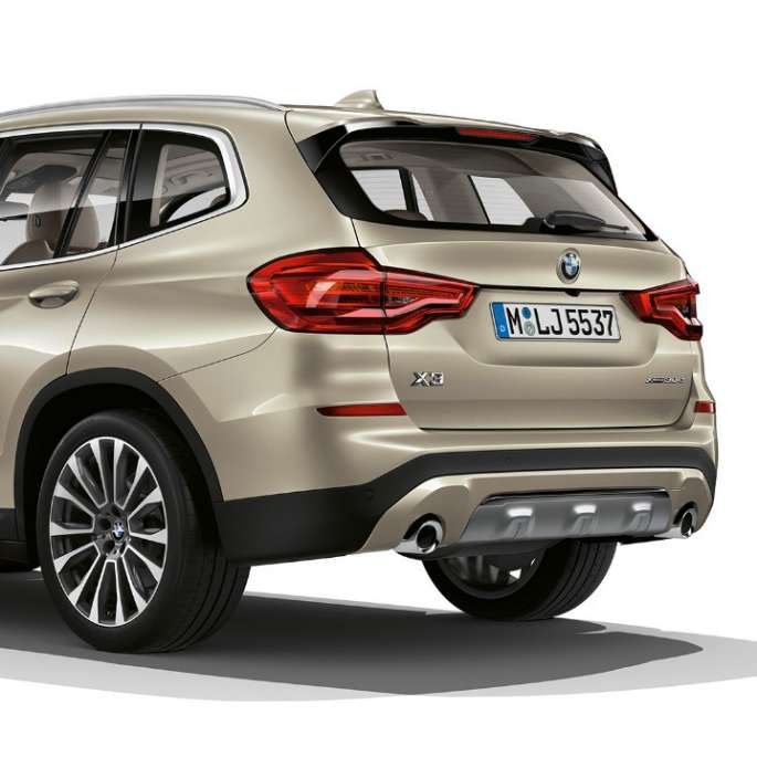 BMW X3 M40i, Luxury Line modell, háromnegyedes hátulnézet BMW X3 M40i, Luxury Line modell, háromnegyedes hátulnézet