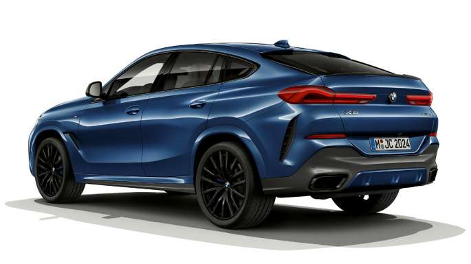 M Sport csomaggal ellátott BMW X6, farrész. Egy M Sport csomaggal ellátott BMW X6 rézsútos hátulnézetből.