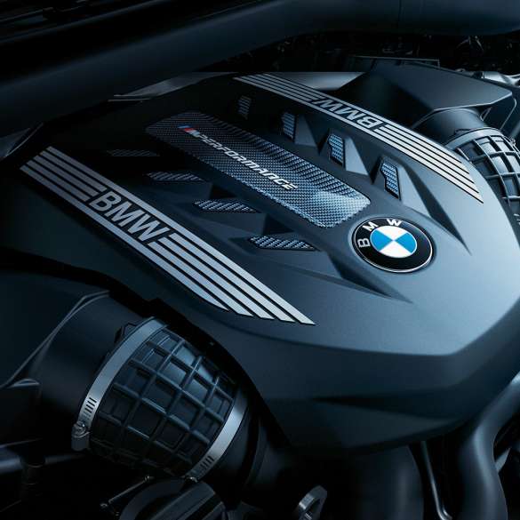 BMW X6 motor. A BMW X6 motorja.