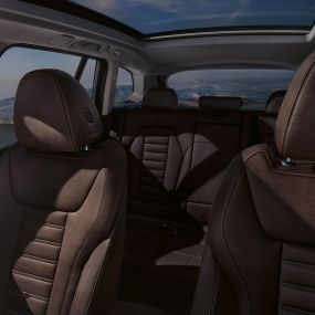 Mokka színű Vernasca bőrkárpittal borított sportülések, BMW iX3, G08 Mokka színű Vernasca bőrkárpittal borított sportülések, BMW iX3, G08, 2020, belső tér
