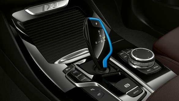 Adaptív futómű, BMW iX3, G08 Adaptív futómű, BMW iX3, G08, sebesség-előválasztó kar