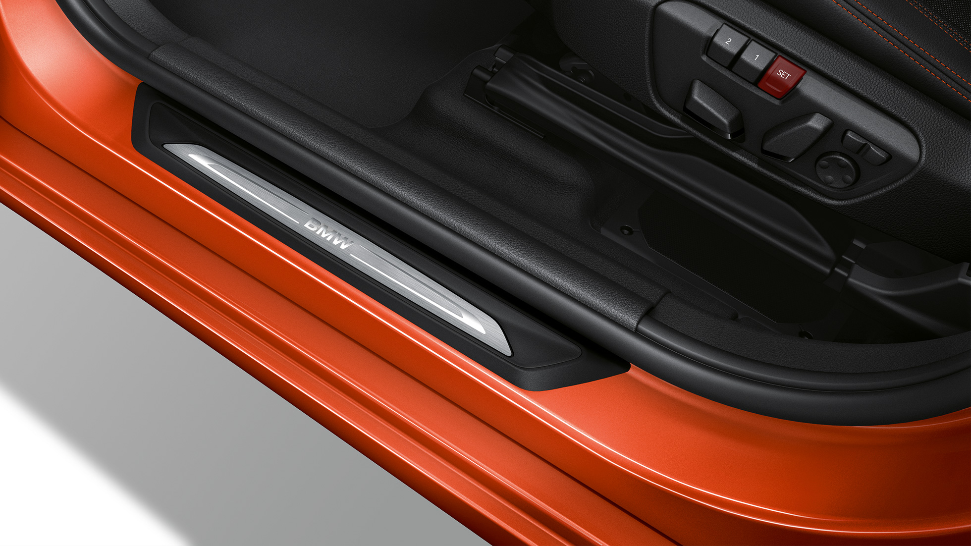 Ajtóküszöb-borítások, BMW 2 Active Tourer, Sport Line modell Ajtóküszöb-borítások, BMW 2 Active Tourer, Sport Line modell, 220i, F45, 2018, Sunset narancs metál