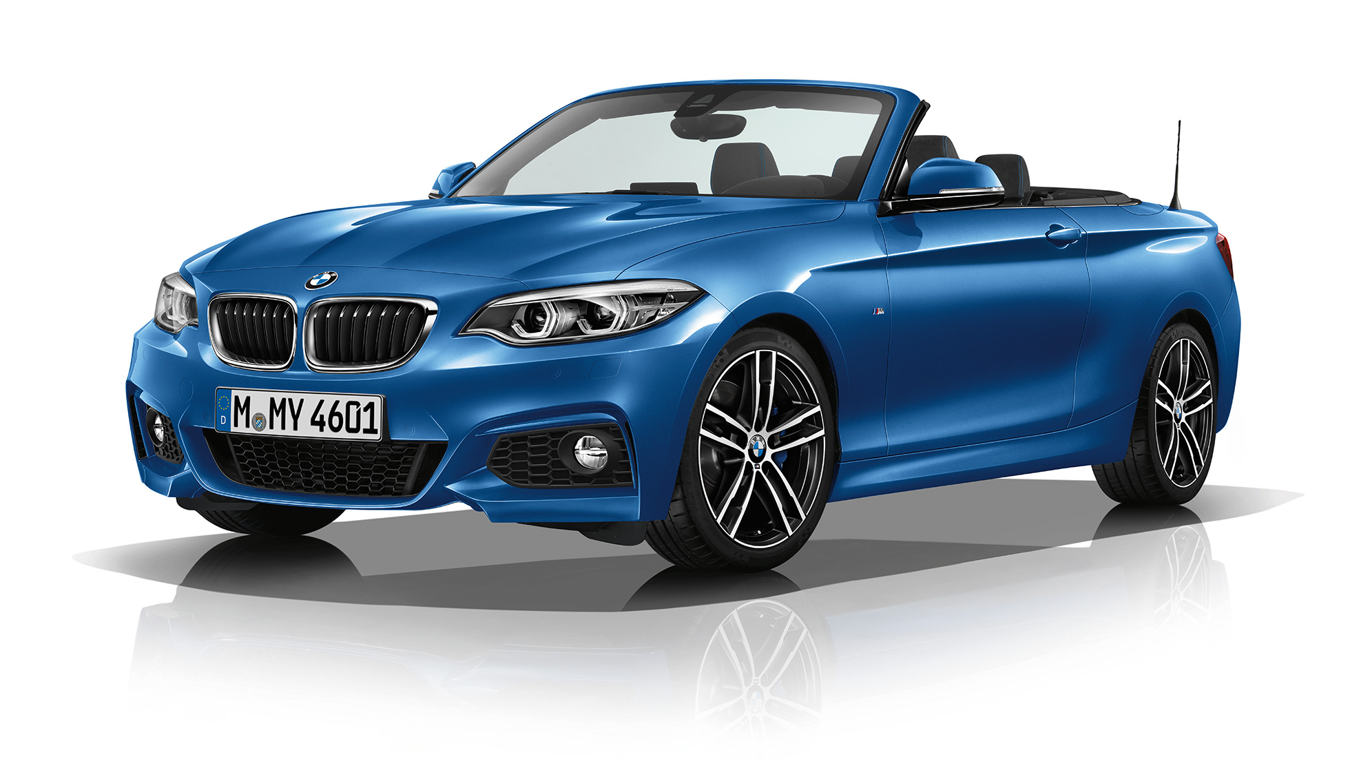 BMW 2-es Cabrio, az M Sport modellváltozat háromnegyedes elölnézetből BMW 2-es Cabrio, az M Sport modellváltozat háromnegyedes elölnézetből