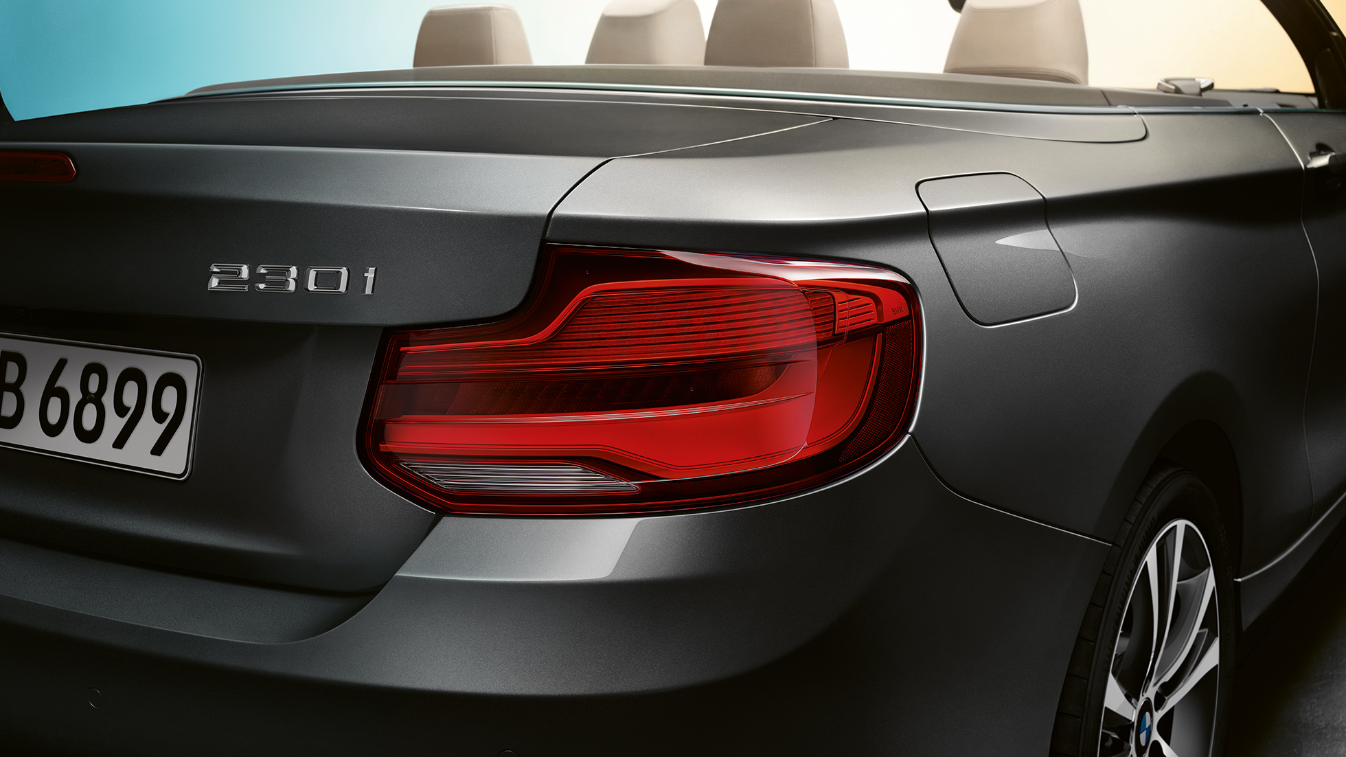 BMW 2-es Cabrio, hátsó típusmegjelölés BMW 2-es Cabrio, hátsó típusmegjelölés