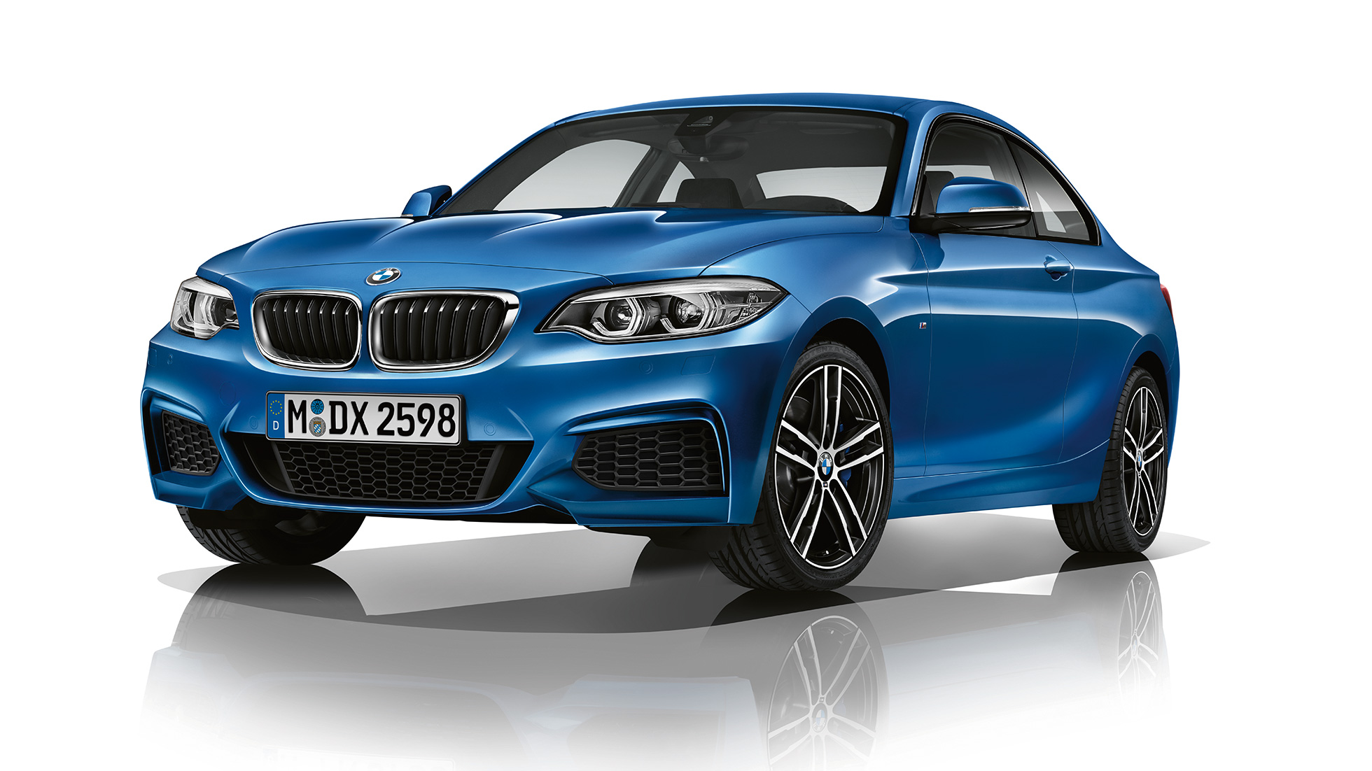 BMW 2-es Coupé, az M Sport modellváltozat háromnegyedes elölnézetből BMW 2-es Coupé, az M Sport modellváltozat háromnegyedes elölnézetből