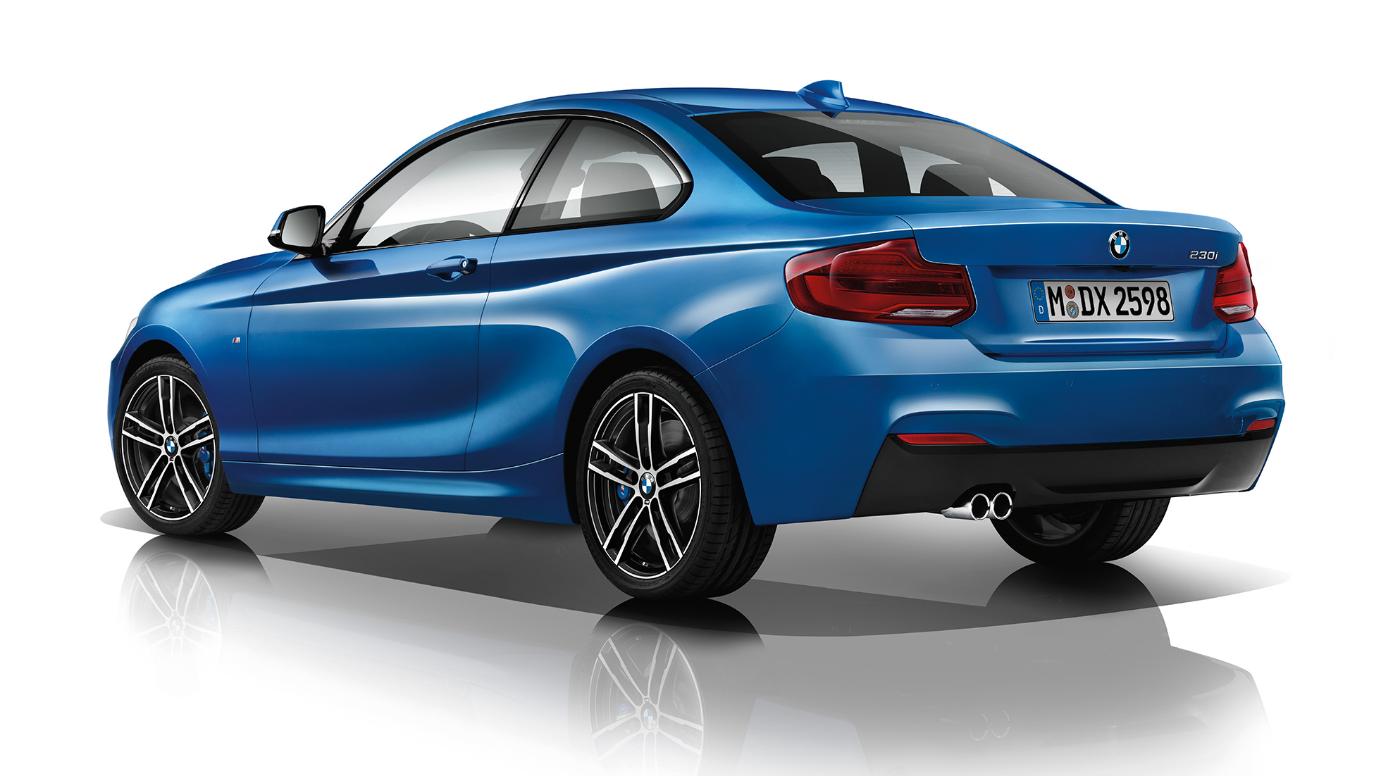 BMW 2-es Coupé, az M Sport modellváltozat háromnegyedes hátulnézetből BMW 2-es Coupé, az M Sport modellváltozat háromnegyedes hátulnézetből