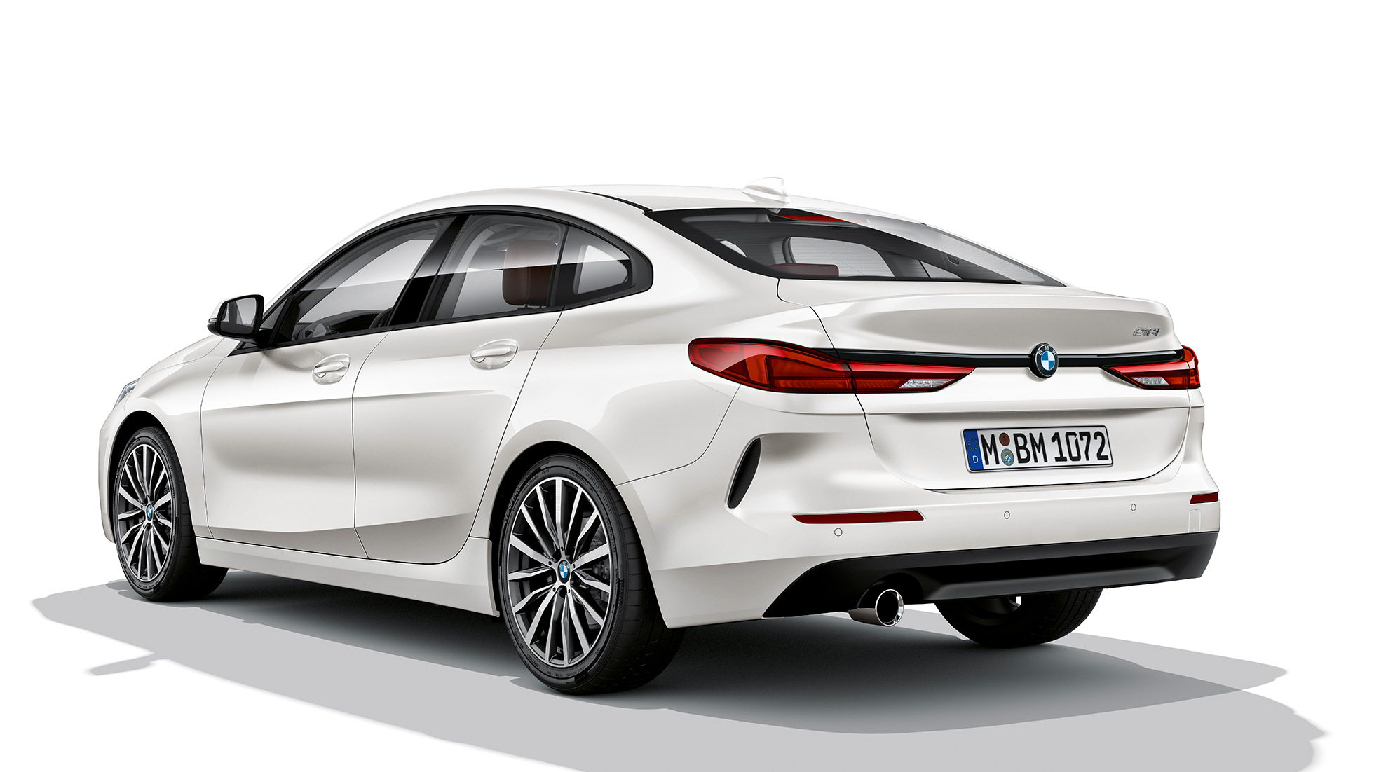 Könnyűfém keréktárcsák, BMW 2 Gran Coupé, Advantage modell Könnyűfém keréktárcsák, BMW 2 Gran Coupé, Advantage modell, Kristály fehér, F44, rézsútos hátulnézet