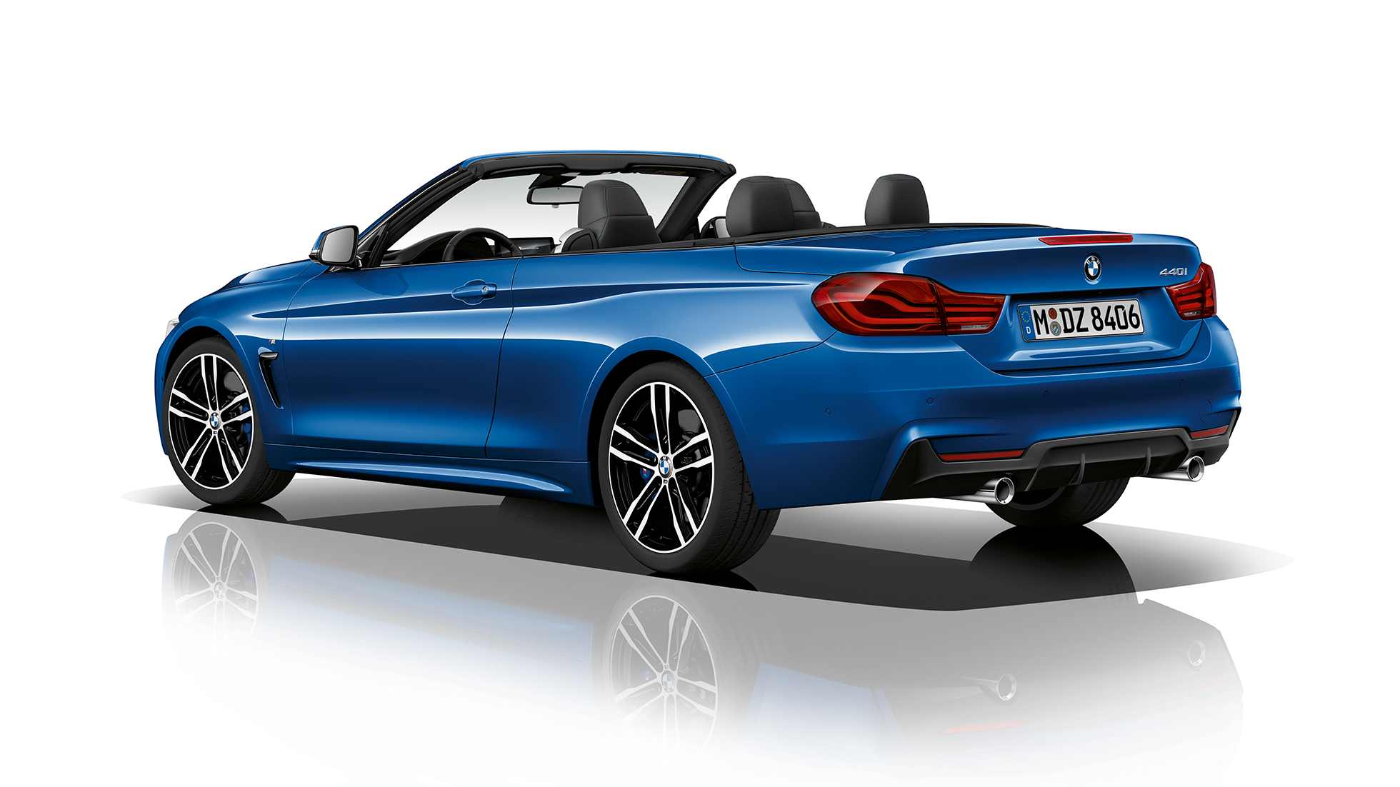 BMW 4-es Cabrio, az M Sport modell háromnegyedes hátulnézetből BMW 4-es Cabrio, az M Sport modell háromnegyedes hátulnézetből