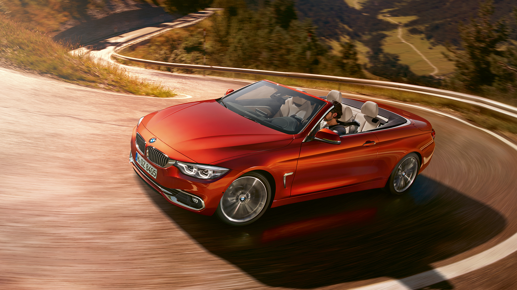 A BMW 4-es Cabrio dinamizmusa A BMW 4-es Cabrio dinamizmusa