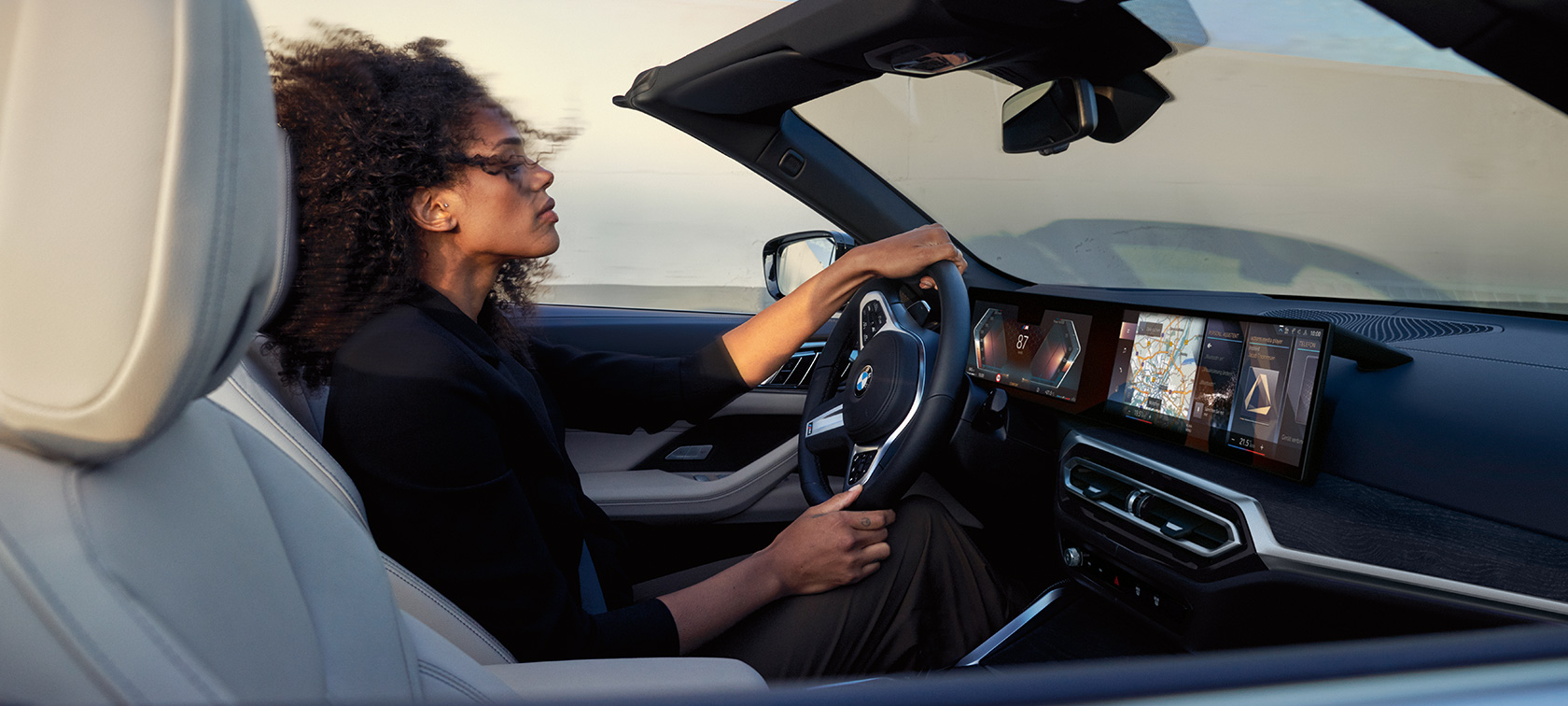 Digitális szolgáltatások és vezetőt segítő rendszerek, BMW 4 Cabrio, G23, 2020 BMW 4 Cabrio, G23, 2020, belső tér, vezetőt segítő rendszerek, digitális szolgáltatások