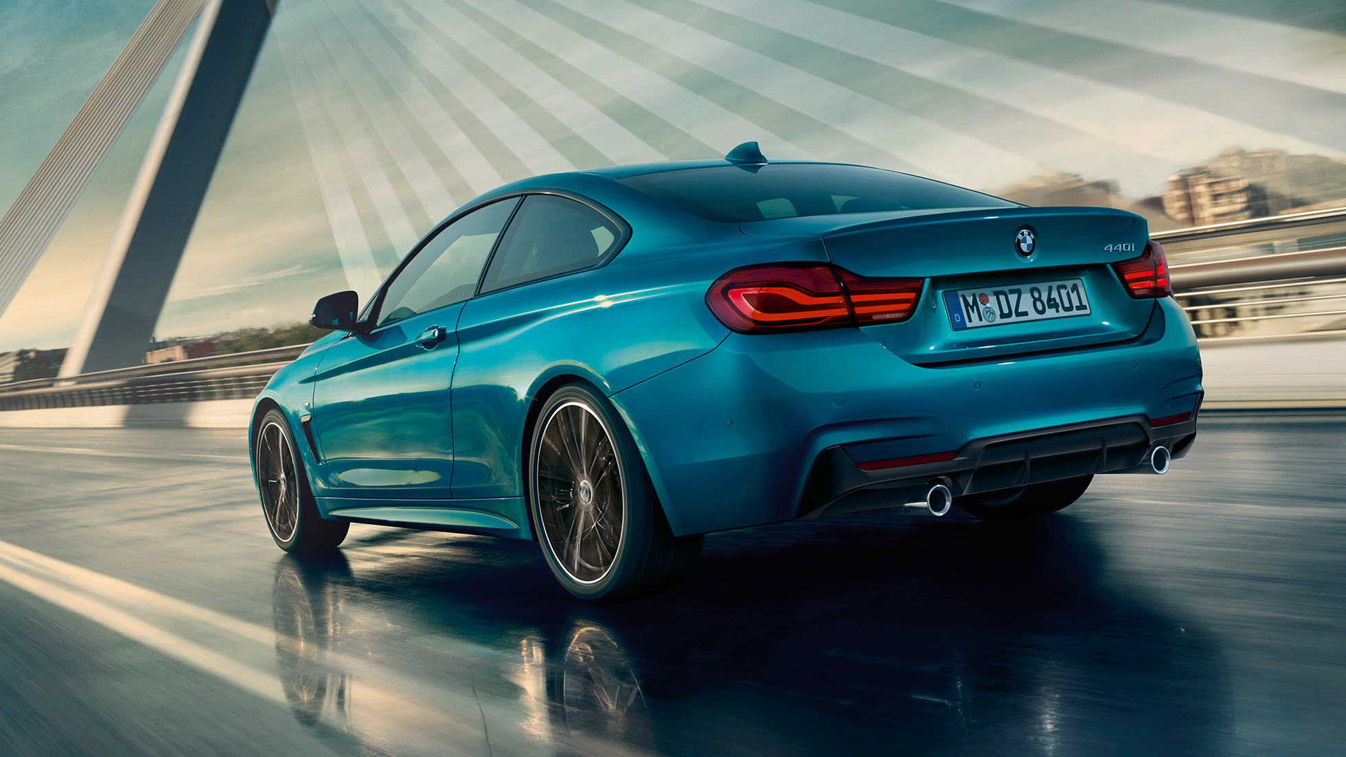 BMW 4-es Coupé, háromnegyedes hátulnézet BMW 4-es Coupé, háromnegyedes hátulnézet